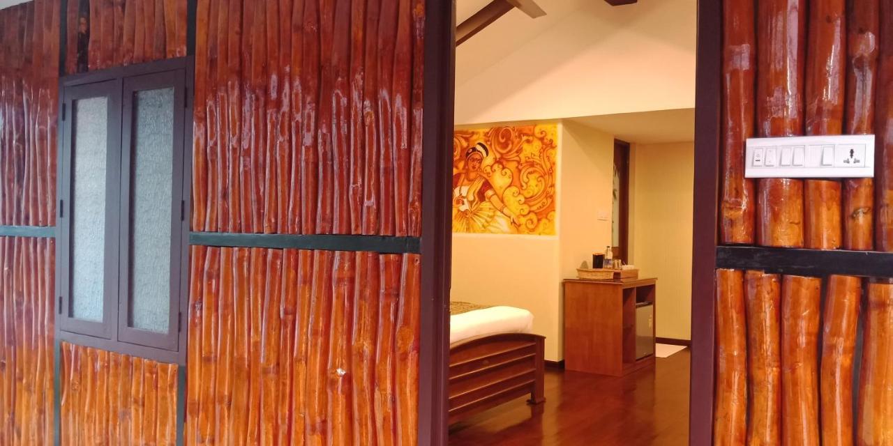 古鲁瓦尤尔下次住宿传统酒店 Guruvāyūr 外观 照片