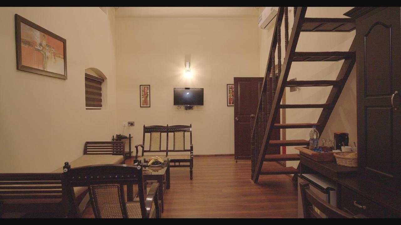 古鲁瓦尤尔下次住宿传统酒店 Guruvāyūr 外观 照片