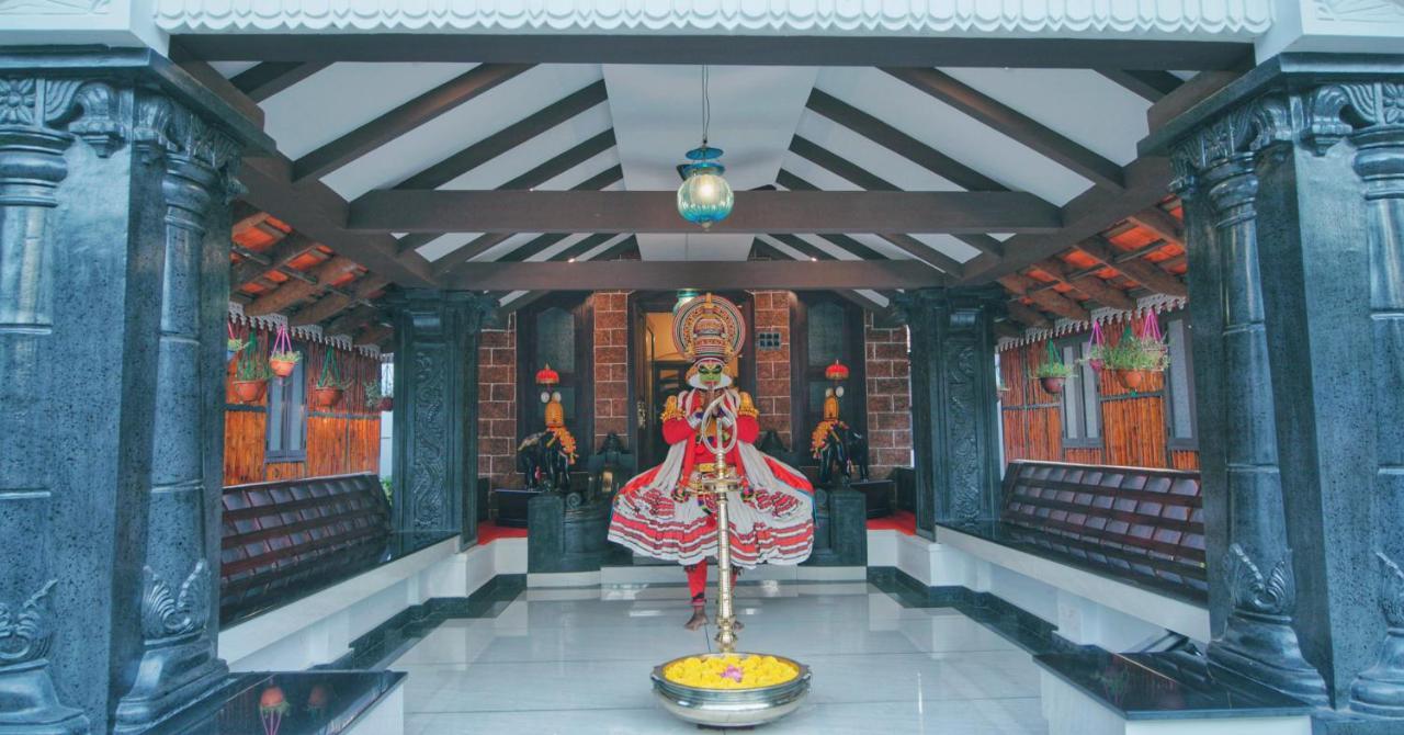古鲁瓦尤尔下次住宿传统酒店 Guruvāyūr 外观 照片